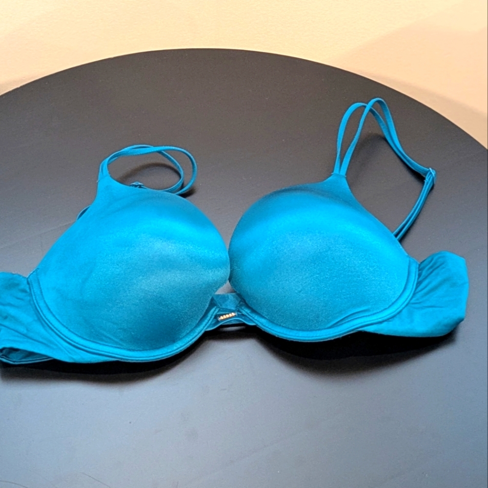 Victorias's Secrenr teal Underwire Bra